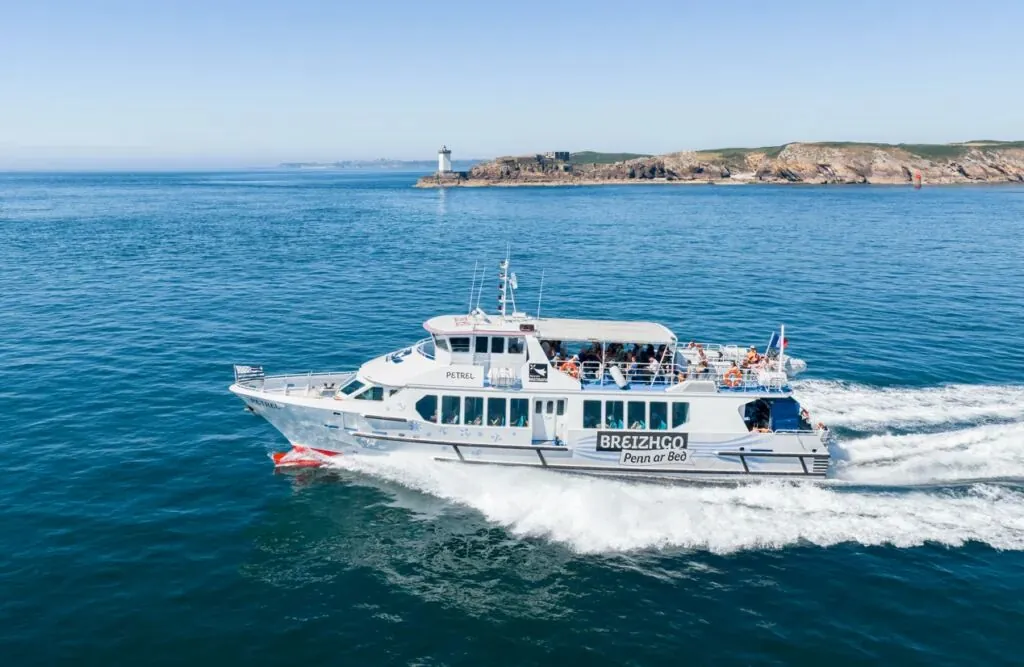 Bateau Penn ar Bed en mer, vers Ouessant